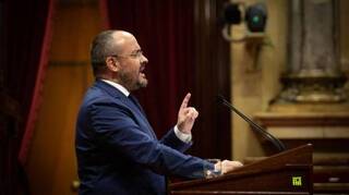 El portavoz del PP catalán enmudece al independentismo en un minuto letal