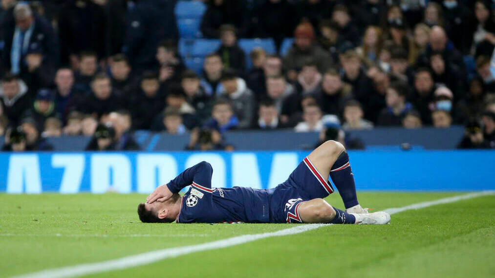 Messi se lamenta durante el partido ante el Manchester City
