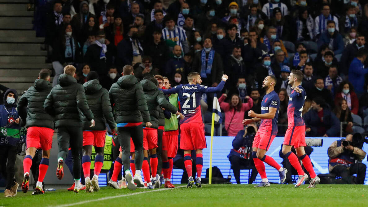 Los jugadores del Atlético de Madrid celebran uno de los goles