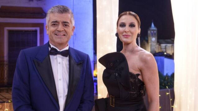 Imagen de la gala de Canal Sur del año pasado, con Modesto Barragán y Eva Ruiz como presentadores de las campanadas.