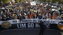 Una marea valencianista que pide más unida que nunca ‘Lim Go Home’