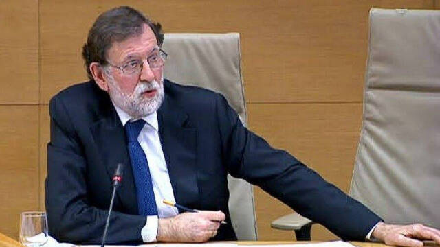 Rajoy respondiendo en el Congreso