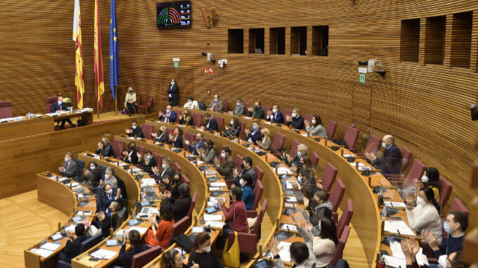 Pleno de Les Corts durante la aprobación de los presupuestos de 2022