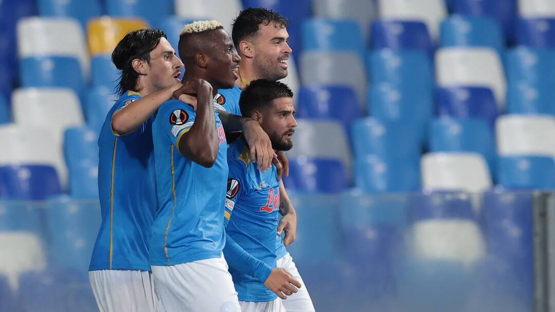 Isigne celebra un gol con el Nápoles