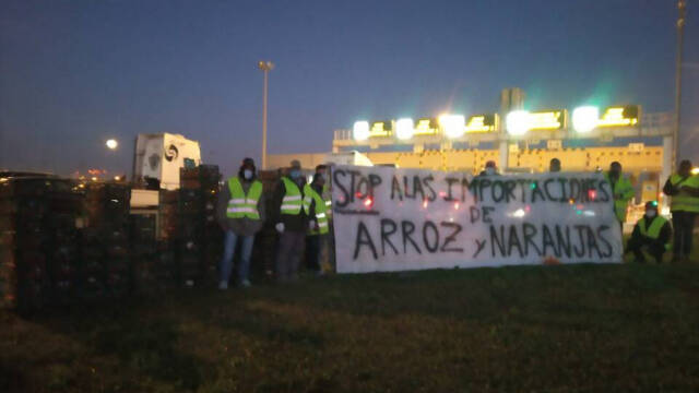 Protesta de agricultores en el Puerto de Valencia