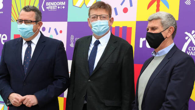 El alcalde de Benidorm, Ximo Puig y el representante de RTVE en la firma del convenio
