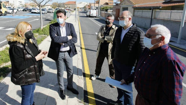 El alcalde de Alicante, Luis Barcala, ha visitado el barrio de Rabasa para conocer el estado de las obras de reurbanización