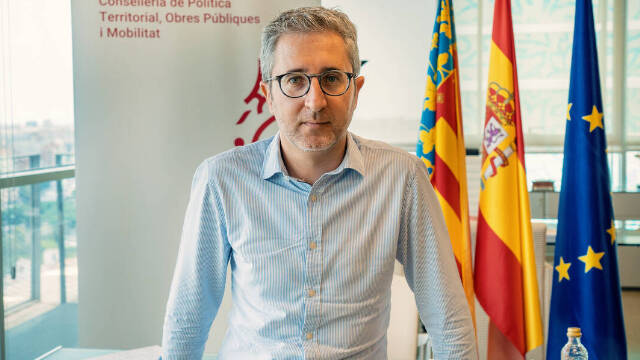 Arcadi España, conseller de Política Territorial, Obras Públicas y Movilidad 