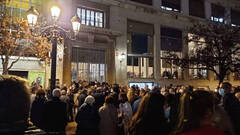 Colas en el Ateneo para firmar el manifiesto contra los ‘paisos catalans’