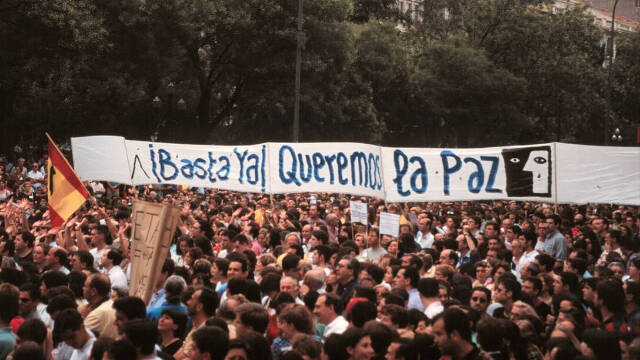 Manifestación por el asesinato de Miguel Ángel Blanco a manos de ETA, a 29 de julio de 1999