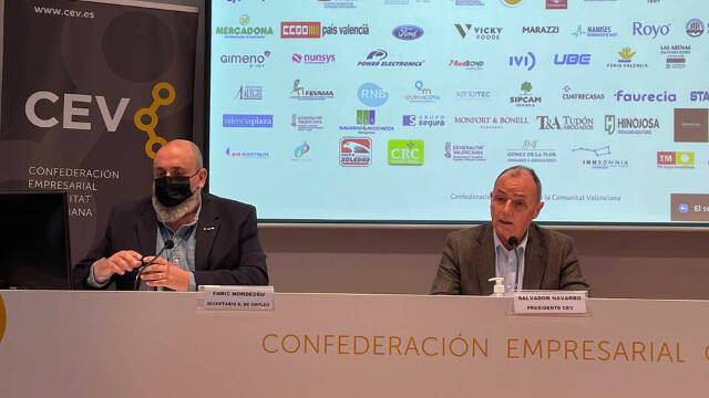 Enric Nomdedéu, secretario autonómico de Empleo y Salvador Navarro,  presidente de la CEV