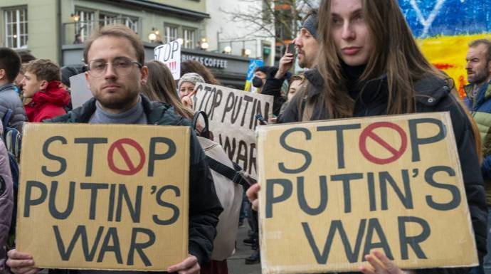 Protestas contra el ataque de Rusia a Ucrania.
