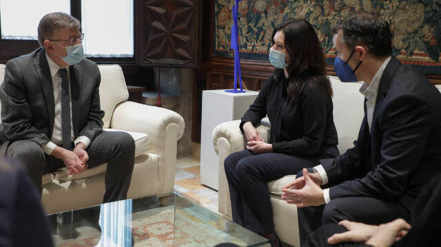 Ximo Puig se ha reunido con el Cónsul honorario de Ucrania en Valencia y con representantes del pueblo ucraniano