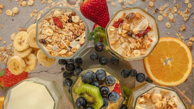 Por qué debes empezar a desayunar muesli bio con yogurt si aun no lo haces