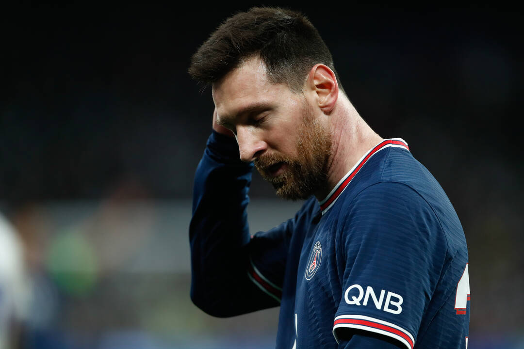 Leo Messi se lamenta durante un partido con el PSG.