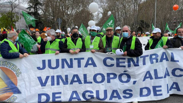 Regantes de la provincia de Alicante han viajado este domingo a Madrid para el 20M rural