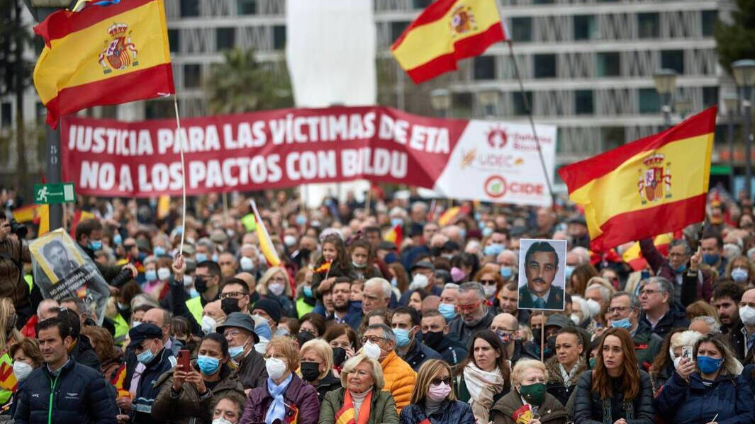Manifestación de la AVT esta mañana en Colón (Madrid)