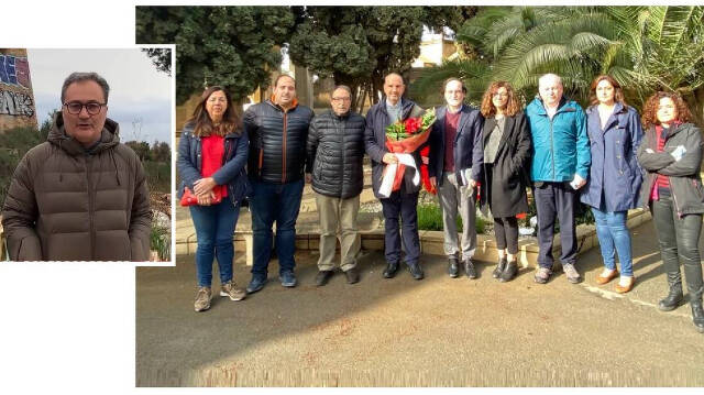Concejales y militantes del PSOE durante un homenaje a Miguel Hernández, y Paco Sanguino