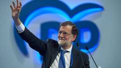 Aznar y Rajoy llaman a la unidad en torno a Feijóo y lanzan un guiño a Casado