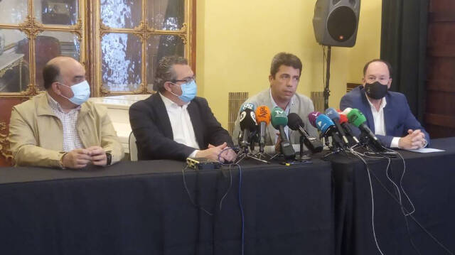 Carlos Mazón, presidente del PPCV, Toni Pérez, Emilio Bascuñana y Víctor Valverde