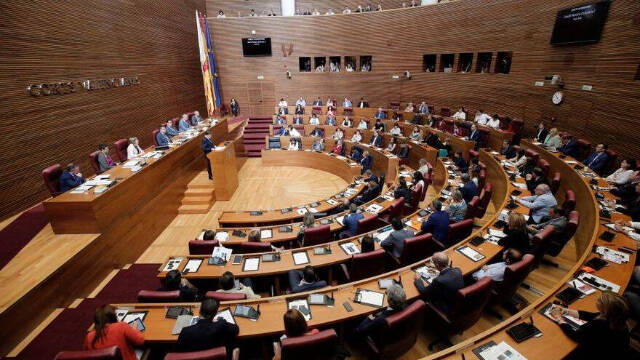 Pleno en Las Cortes Valencianas.
