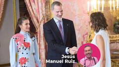 Paz Padilla entrega “en mano” su libro a la Reina Letizia