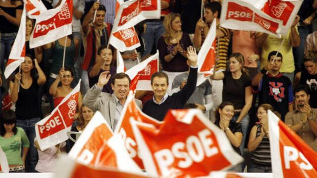 Zapatero, líder entonces del PSOE, con Joan Ignasi Pla, el candidato en la Comunitat Valenciana