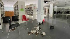 La biblioteca de Na Rovella se cae a pedazos ante el pasotismo del Ayuntamiento