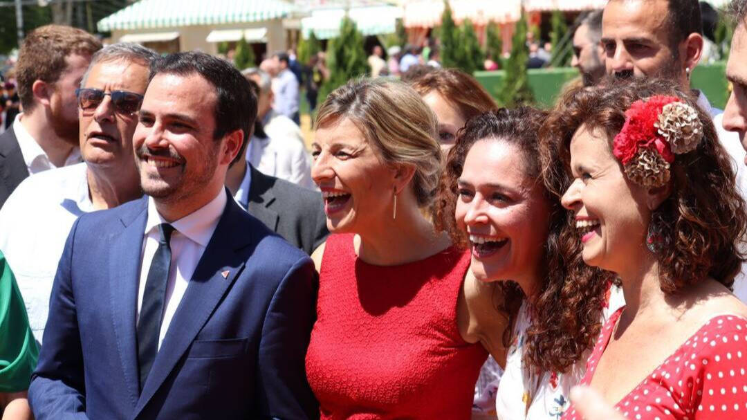 El ministro Alberto Garzón (IU), la ministra Yolanda Díaz (Podemos), la portavoz y líder de IU en Andalucía Inmaculada Nieto y la coordinadora de Más País, Esperanza Gómez en la Feria de Sevilla.