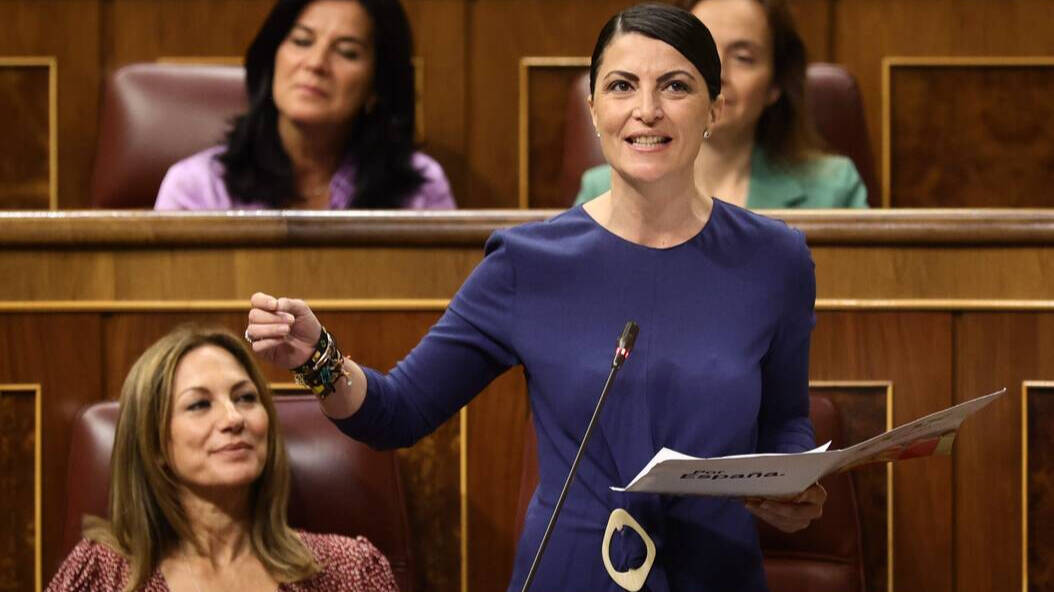 Macarena Olona interviene en la sesión de control en el Congreso