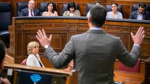 Moncloa planea retrasar a julio el Debate de la Nación con Sánchez en caída libre