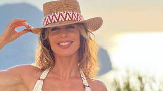 Así son las lujosas vacaciones de Emma García en Ibiza junto a su marido
