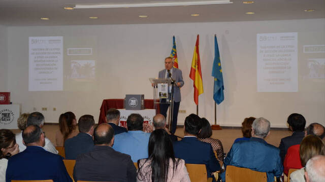 Juan José Sánchez Balaguer pronunciando su conferencia en el  acto