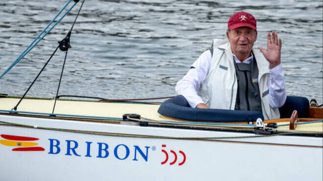 Juan Carlos I vuelve al “Bribón” con la izquierda redoblando sus ataques