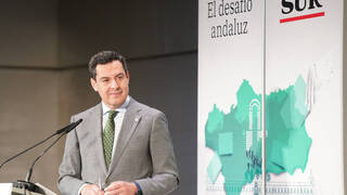 Moreno anuncia la conversión un hospital privado de Málaga en público