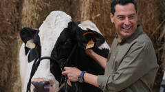 Moreno se reencuentra con Fadie, su vaca talismán, y le deja un recado a Sánchez