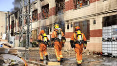 Los bomberos dan por controlado el incendio de Paterna 