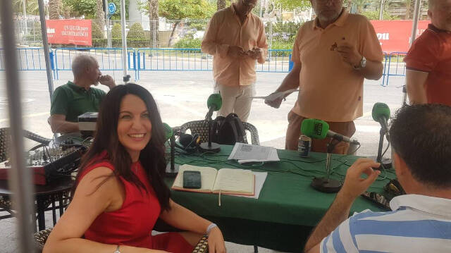 Luz Sigüenza, directora del programa 'Más de uno Alicante' de Onda Cero