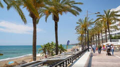 Marbella defiende su paseo marítimo ante el intento de demolerlo del Gobierno