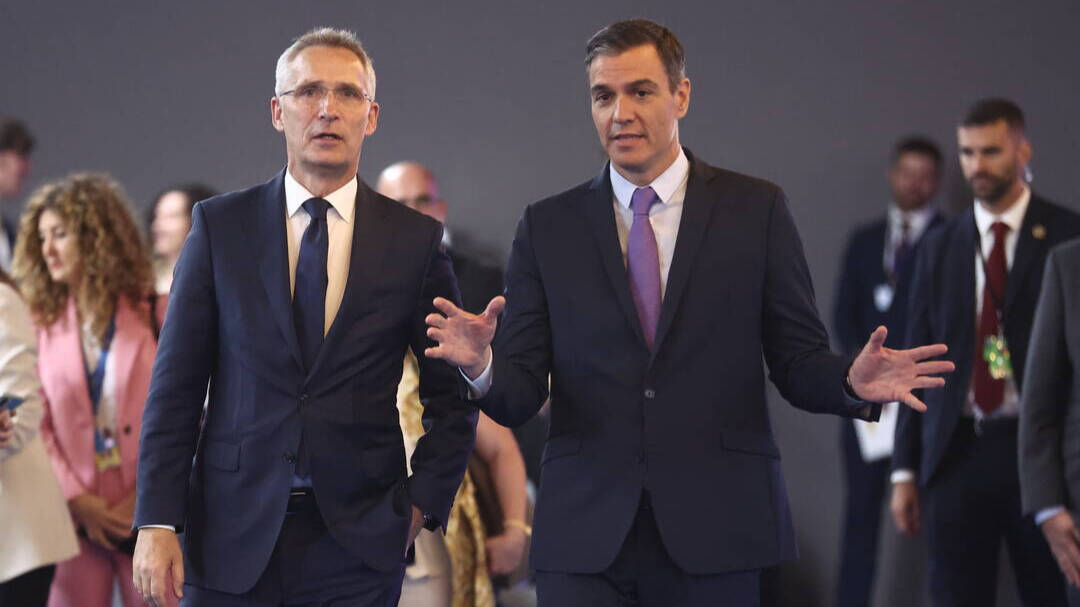 El secretario general de la OTAN, Jens Stoltenberg  y el presidente del Gobierno, Pedro Sánchez