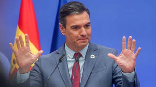 Sánchez continúa con su 'purga' y fulmina a dos altos cargos del Gobierno