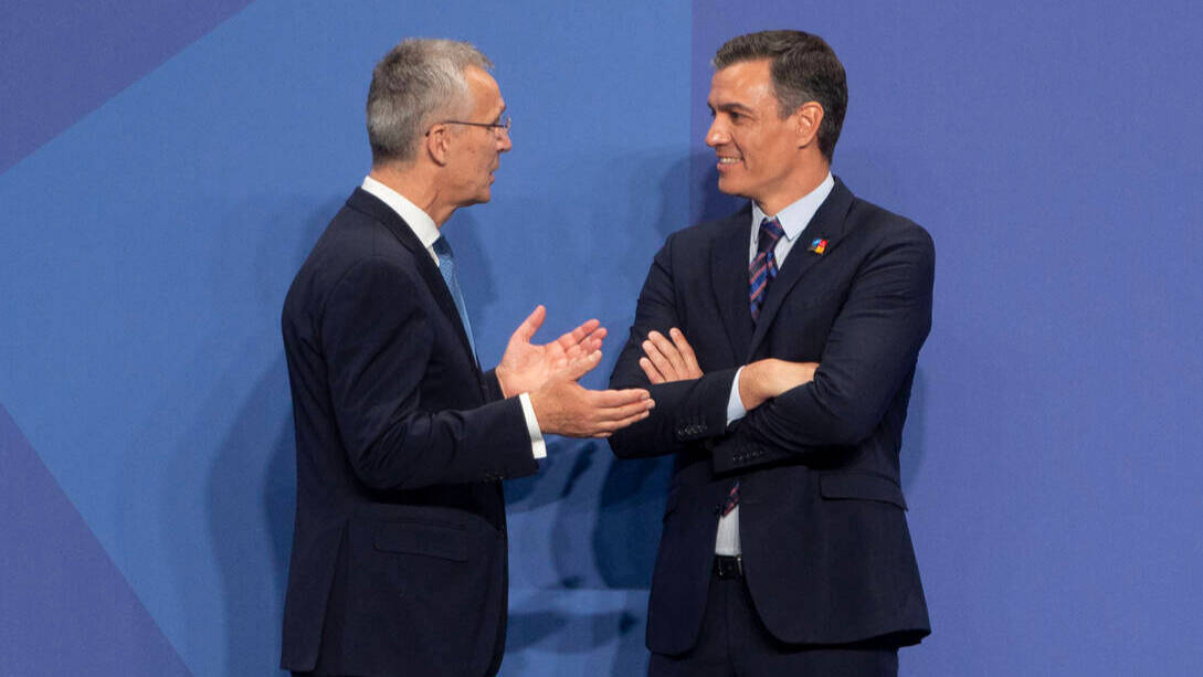 El secretario General de la OTAN, Jens Stoltenberg  y el presidente del Gobierno, Pedro Sánchez