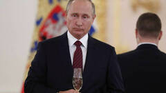 La embajada rusa se ríe de la cumbre de la OTAN y tira de “conspiraciones