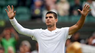 Alcaraz arrasa al alemán Otte y sigue maravillando en Wimbledon