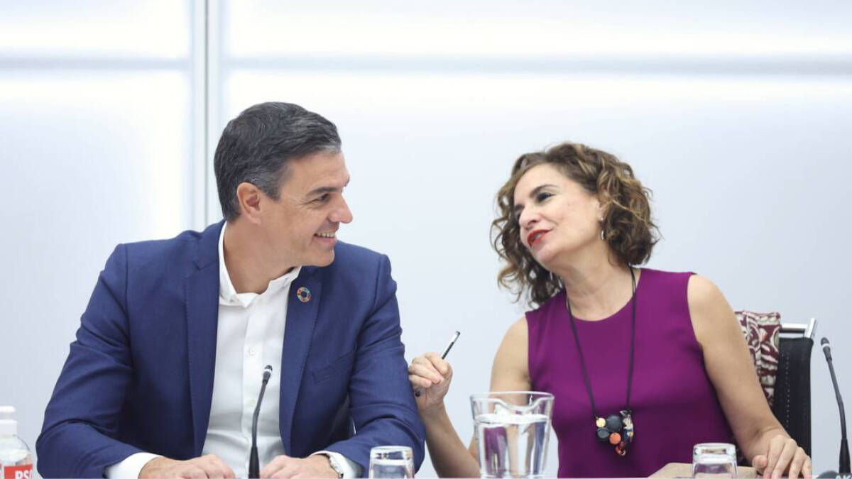 Pedro Sánchez y María Jesús Montero