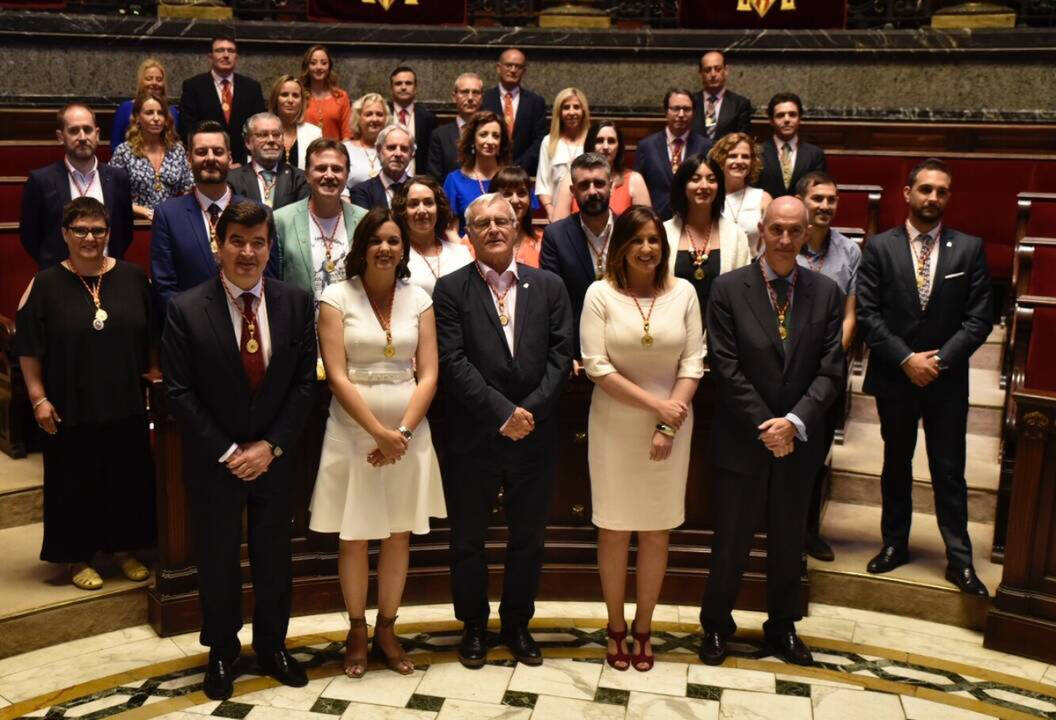 Foto de familia de los concejales del Ayuntamiento de Valencia.