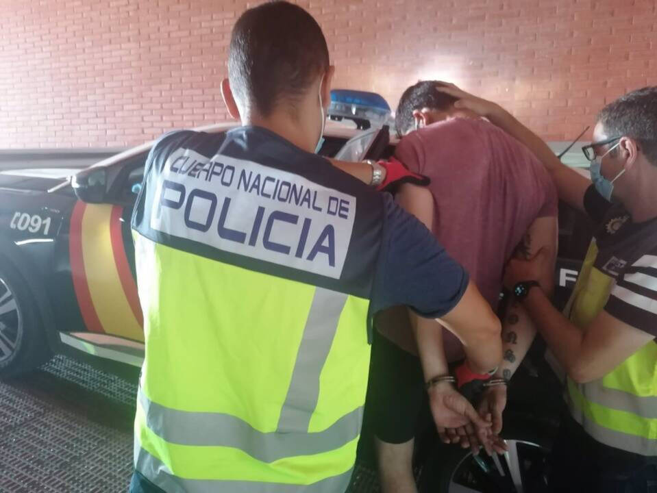 La Policía Nacional detiene al atracador de una pizzería en Elche.