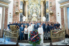 La Basílica de la Virgen acoge la ofrenda del Levante UD ante la Mare de Déu