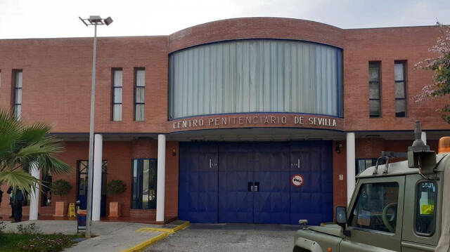 Interior cede y cierra el despilfarro de la piscina de la cárcel de Sevilla