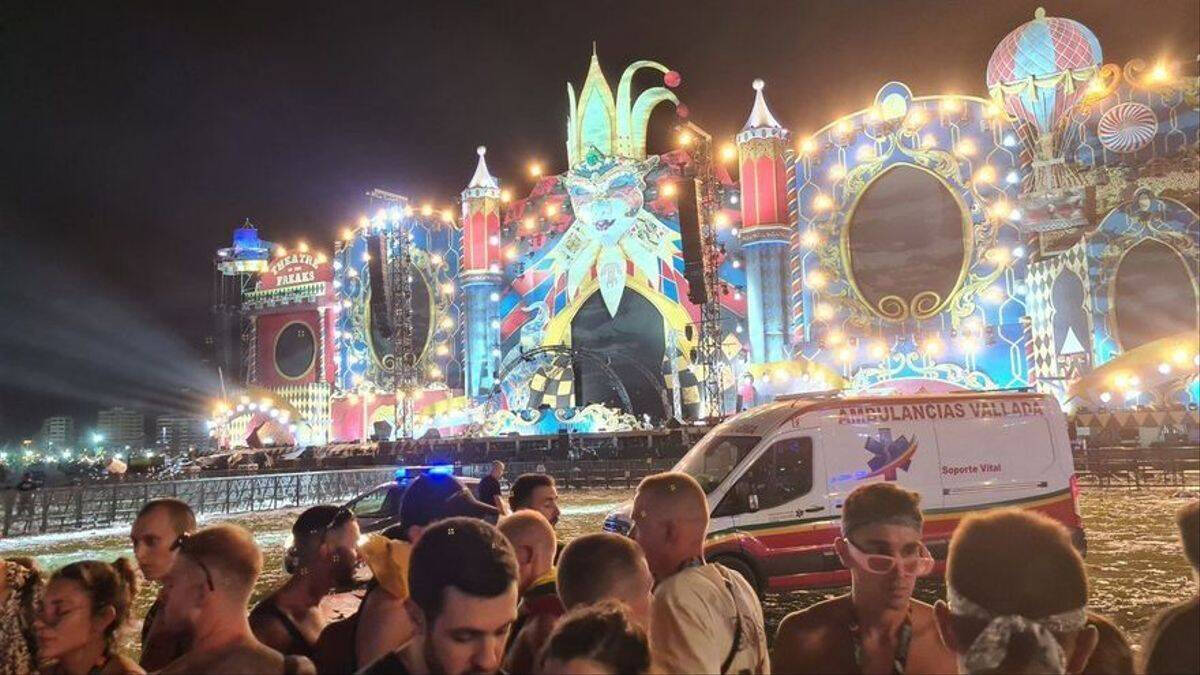 Ambulancia acude al festival Medusa de Cullera tras el accidente